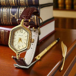 ساعت چرمی صفحه شش ضلعی